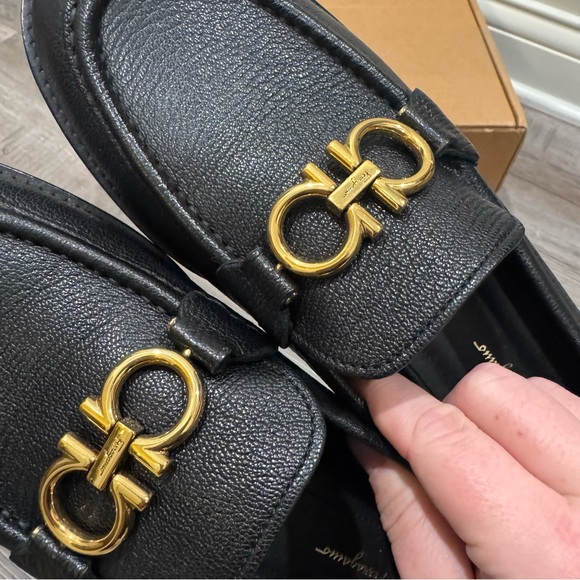 Salvatore Ferragamo Rolo Gancini Logo Embellished Textured Pebble Leather Loafer - Picture 11 of 14